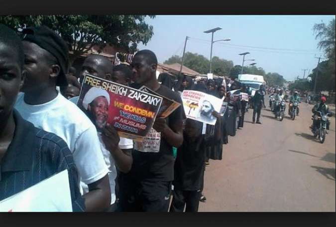 راهپیمایی شیعیان نیجریه با شعار «شیخ زکزاکی را آزاد کنید»