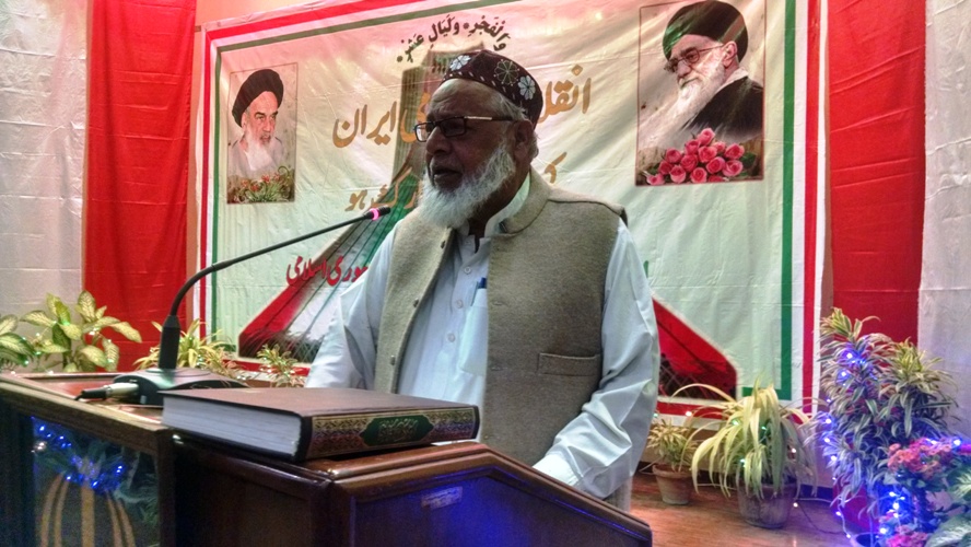نظام مصطفیٰ پارٹی سندھ کے رہنما مولانا عبداللہ خطاب کر رہے ہیں