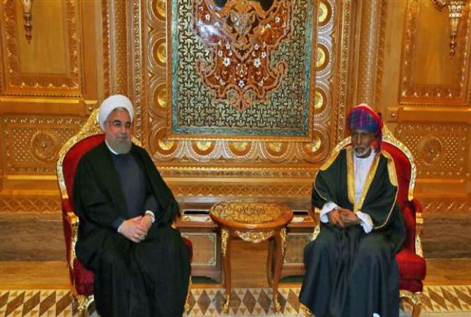 Iranian President Hassan Rouhani (L) meets with Oman’s Sultan Qaboos bin Said Al Said in Muscat on February 15, 2017.