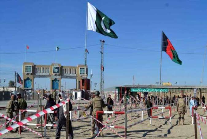 پاکستان میں امن و سلامتی کیلئے افغانستان میں دیرپا امن ناگزیر ہے، وزیراعظم کا پاک افغان سرحد فوری کھولنے کا حکم