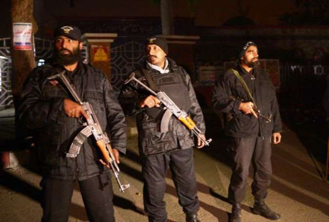 پولیس اور حساس اداروں کا ملتان میں سرچ آپریشن، 100 گھروں کی تلاشی
