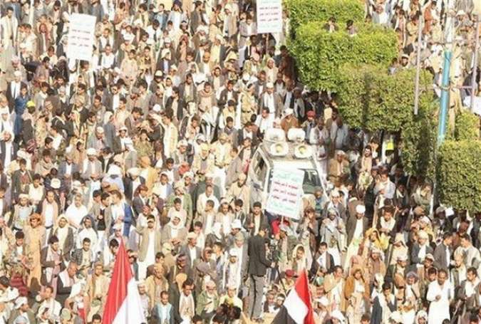 تظاهرات گسترده یمنی‌ها در محکومیت تجاوز سعودی - آمریکایی