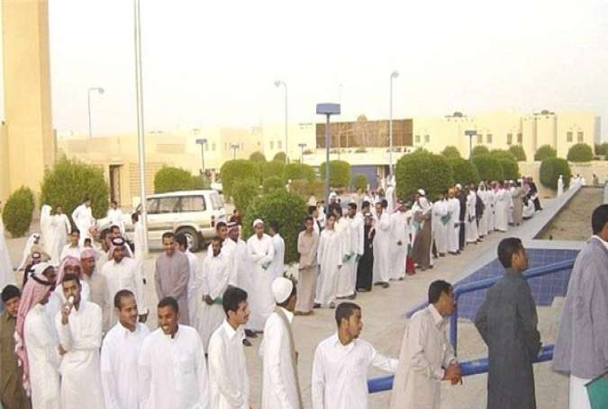 السعودية: العمل بالمراكز التجارية للمواطنين فقط !