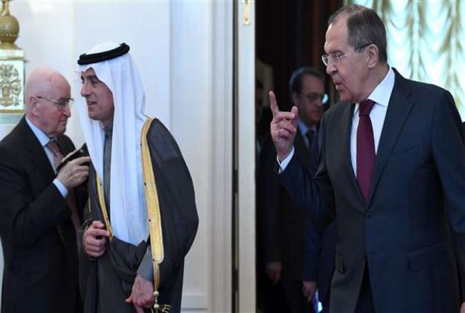 Russian Foreign Minister Sergei Lavrov (R) gestures as his Saudi counterpart Adel al-Jubeir arrives before their meeting in Moscow on April 26, 2017. (Photo by Reuters)