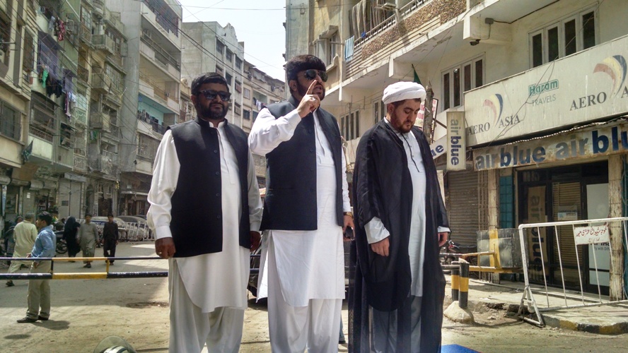 کراچی، احتجاجی مظاہرے سے ایم ڈبلیو ایم کے صوبائی سیکریٹری سیاسیات علی حسین نقوی خطاب کر رہے ہیں