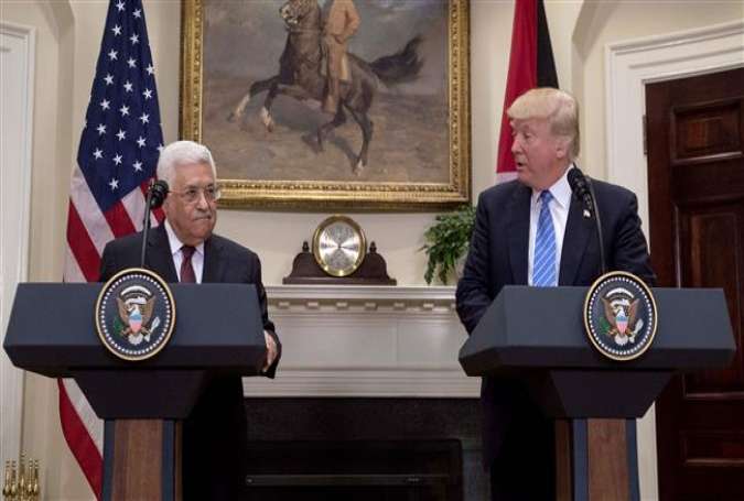 Palestinian President Mahmoud Abbas (L) and his US counterpart, Donald Trump, hold a joint press conference at the White House in Washington, May 3, 2017. (Photo by AFP)