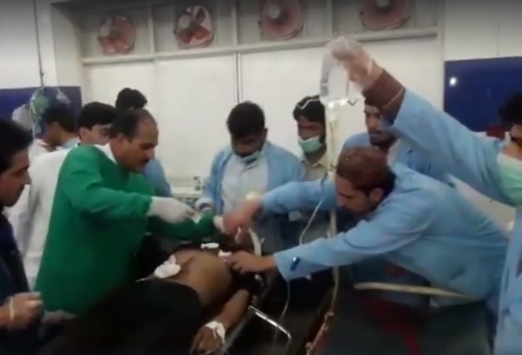 سریاب روڈ پر دہشتگردوں کی فائرنگ کے بعد ہسپتال کے مناظر