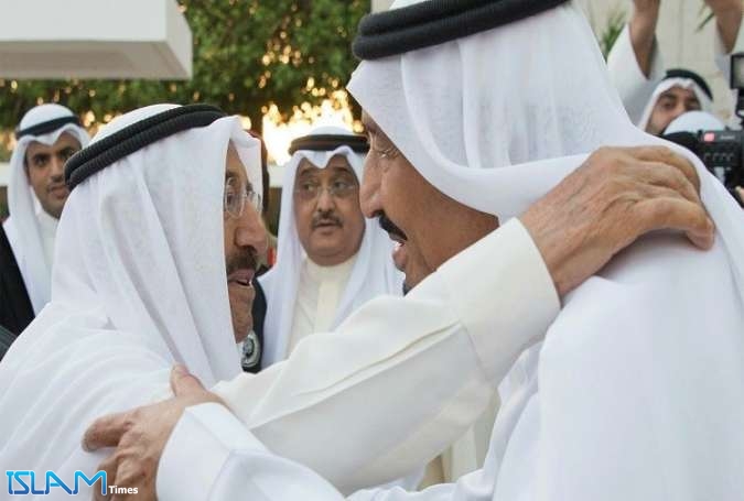 أمير الكويت “يتطلع” لحل الأزمة الخليجية القطرية