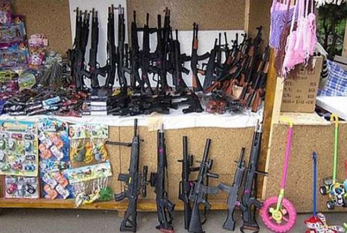پشاور، ضلعی انتظامیہ کی کارروائی، بڑی تعداد میں کھلونا بندوقیں برآمد