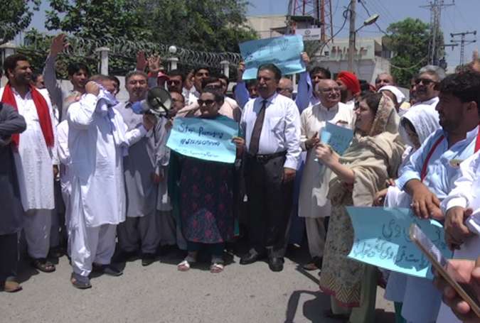پی ٹی وی پر پختونوں کی تضحیک کیخلاف پشاور اور چارسدہ میں احتجاجی مظاہرے