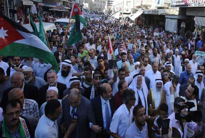 Jordanians protest Israel’s shutdown of al-Aqsa