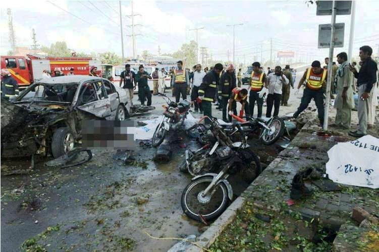 لاہور میں ارفع کریم ٹاور کے قریب خودکش بم دھماکا