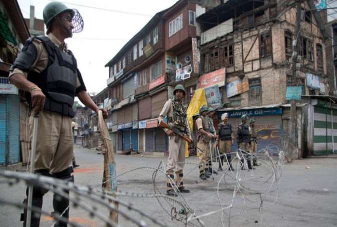 Indian Police Patrol in Kashmir during a previous shutdown