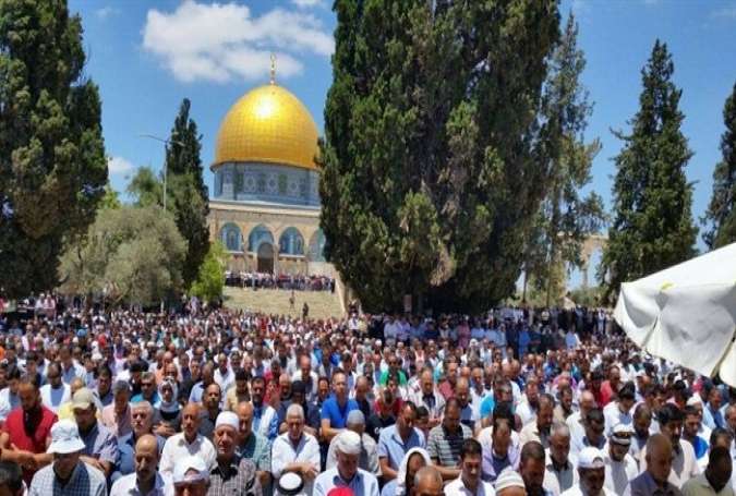25,000 Palestinians Attend Friday Prayers at Al-Aqsa Mosque