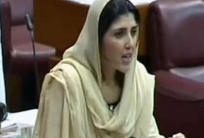 عائشہ گلالئی کا قومی اسمبلی میں خطاب، پی ٹی ائی اراکین کا احتجاج