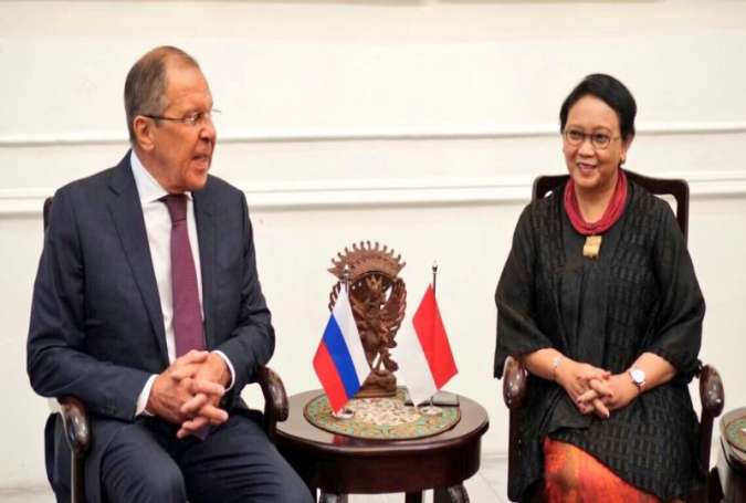 Russian Foreign Minister Sergey Lavrov and his Indonesian counterpart Retno Marsudi