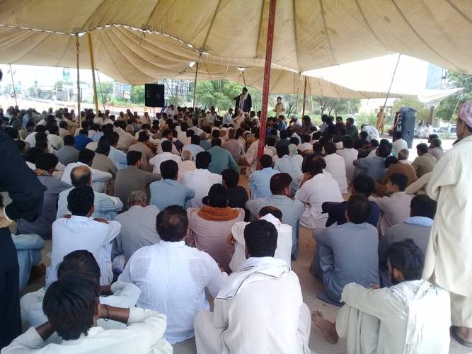 ڈی آئی خان، شہید مظہر حسین شیرازی کی نماز جنازہ کے بعد احتجاجی دھرنا