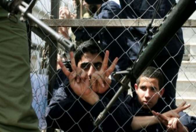 الاحتلال يحرم مئات الأطفال الفلسطينيين من مدارسهم