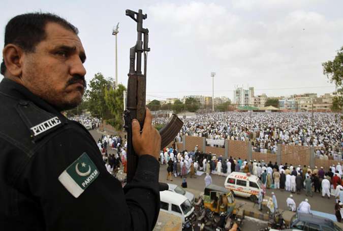 عید الاضحیٰ، کراچی میں عبادت گاہوں سمیت شہر میں 9 ہزار سے زائد پولیس اہلکار تعینات