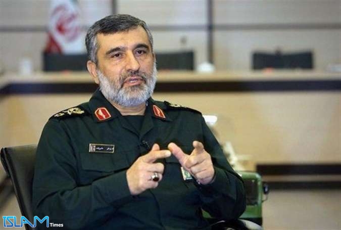 قائد إيراني: نعمل لتصنيع مروحية قتالية تتسع لشخصين