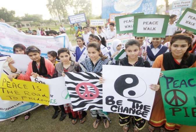 پشاور میں عالمی یوم امن کی مناسبت سے واک اور تقاریب