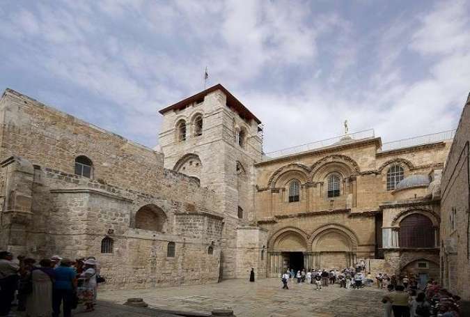 سقوط جزء من سقف كنيسة القيامة بمدينة القدس