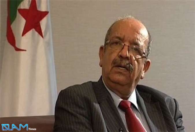 وزير الخارجية الجزائري : ندعو لعودة سوريا للجامعة العربية