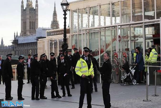 إصابة خمسة أشخاص في لندن بهجوم بالأسيد الحارق