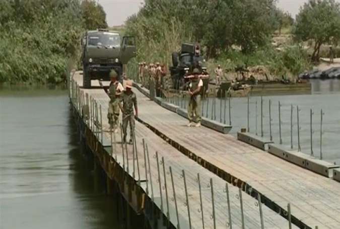 Russian forces build bridge across Euphrates closes to Syria’s Dayr al-Zawr