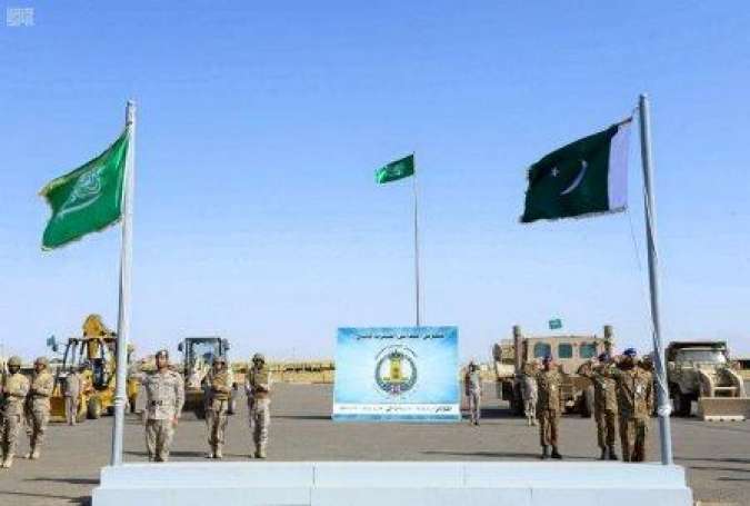 سعودی عرب میں پاکستانی اور سعودی شاہی بری افواج کی مشقوں کا آغاز