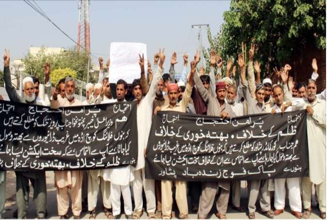 پشاور، اضافی ٹیکس کیخلاف بنوں اڈہ کے ڈرائیورز کا احتجاجی مظاہرہ