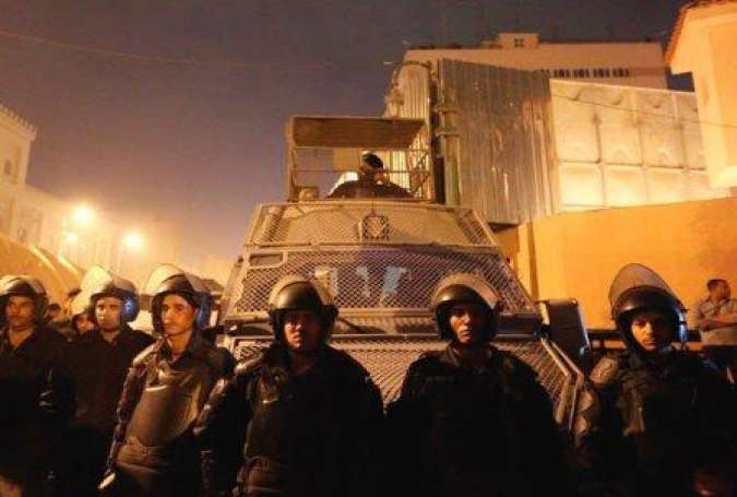 مصر کے صوبہ غیزہ میں چھاپے کے دوران پولیس اور عسکریت پسندوں کے درمیان مقابلے میں فائرنگ سے 30 اہلکار ہلاک