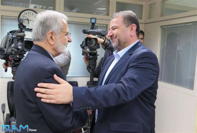 العاروري: حماس ترفض قطع علاقاتها مع إيران