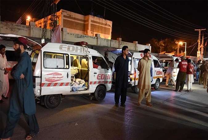بلوچستان، چاغی میں مسافر بس اور ٹرالر میں تصادم سے 16 افراد جاں بحق، 32 زخمی