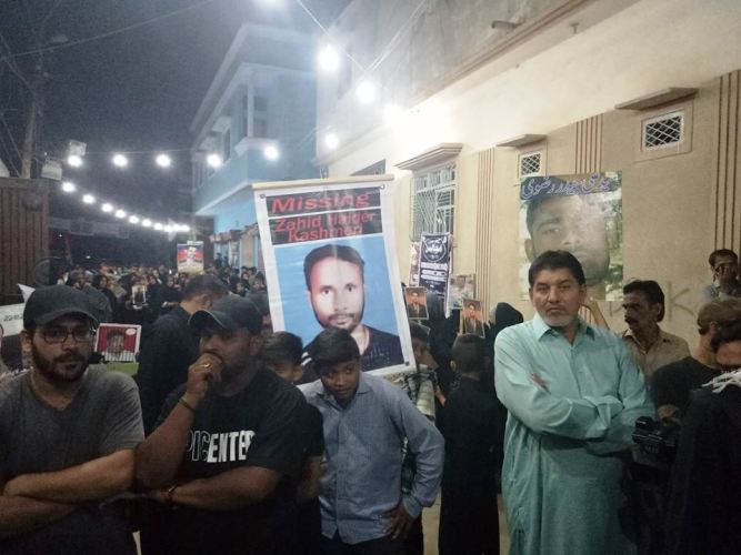 کراچی، لاپتہ شیعہ افراد کی بازیابی کیلئے ملیر تا گورنر ہاؤس نکالی گئی احتجاجی ریلی اور دھرنے کی تصویری جھلکیاں