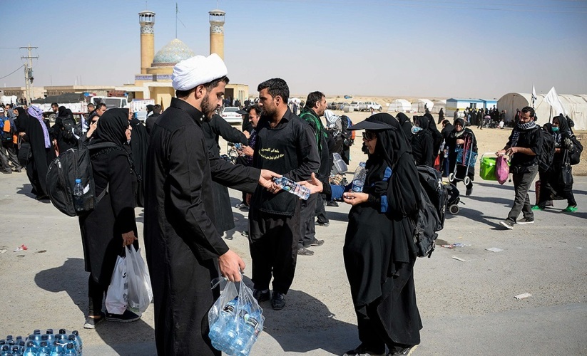 زائرین امام حسین علیہ السلام مہران کے زمینی راستے سے عراق جاتے ہوئے