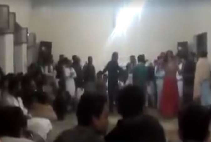 ڈی آئی خان، سرکاری اسکول میں دن کو پڑھائی اور رات کو خواجہ سراؤں کے رقص