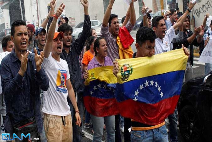 زعيم المعارضة الفنزويلية يفر إلى إسبانيا