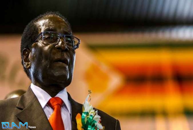 موغابي يستقيل من منصبه بعد 37 عاماً من رئاسته لزيمبابوي