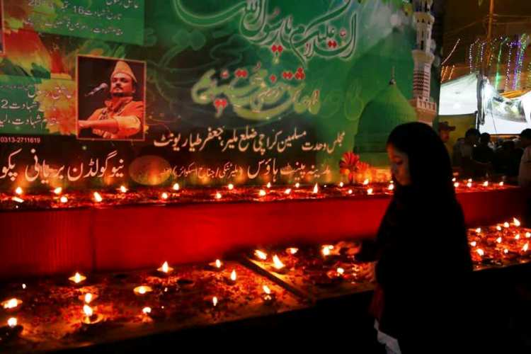 12 ربیع الاول کو جشن عید میلادالنبی کے موقع پر ایم ڈبلیو ایم کراچی کے تحت لگائی گئی سبیلیں
