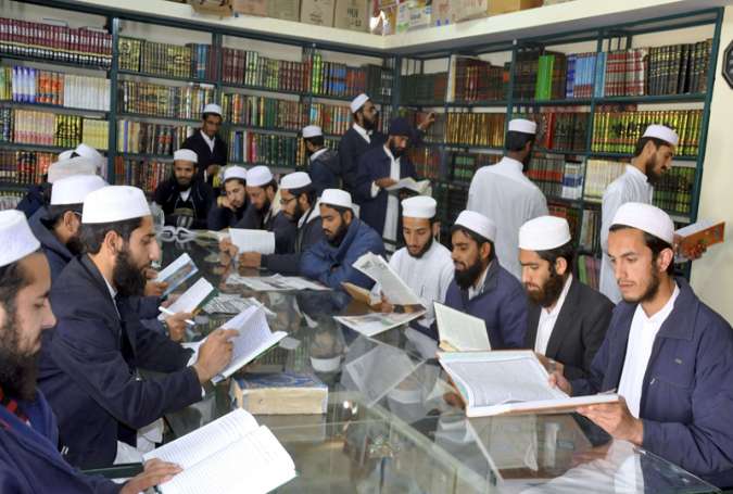 پاکستان میں دینی مدارس کی تعداد 30 ہزار سے تجاوز کر گئی،صرف 13 ہزار 400 رجسٹرڈ