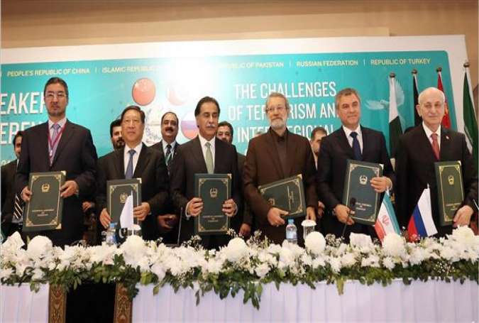 Iran’s Parliament Speaker Ali Larijani (3rd R) is seen standing for a photo-call among his Pakistani, Afghan, Russian, Chinese, and Turkish counterparts in the Pakistani capital of Islamabad on December 24, 2016. (Photo by ICANA)