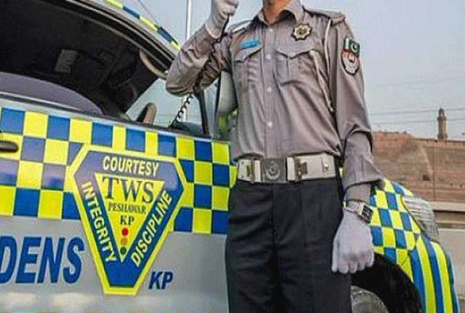 ٹریفک پولیس پشاور کے نئے سپاہیوں کو غیرمسلح کرنیکا فیصلہ