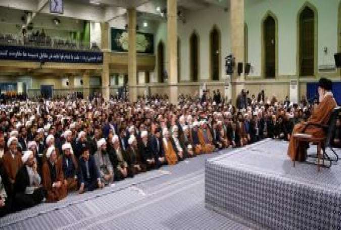 Imam Khamenei dalam Pertemuan dengan Masyarakat Qom.jpg