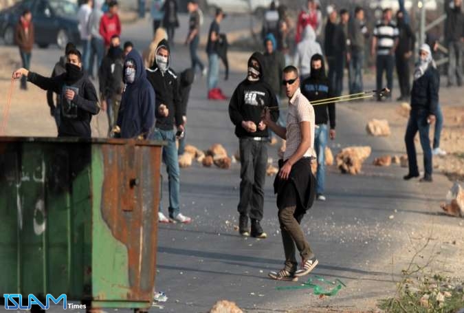 إصابة 4 فلسطينيين في مواجهات مع الصهاينة شرق نابلس