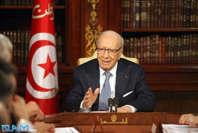 السبسي: الصحافة الأجنبية تضخم الاحتجاجات في تونس