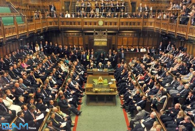 النواب البريطانيون يتبنون قانون الخروج من الاتحاد الاوروبي