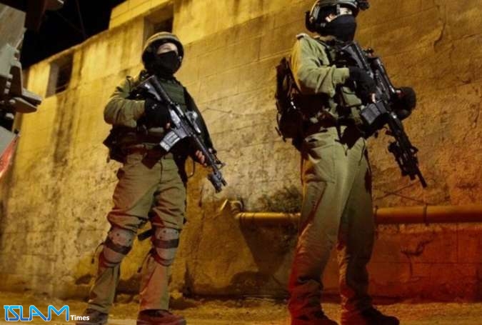 الاحتلال يعتقل 16 فلسطينياً في الضفة