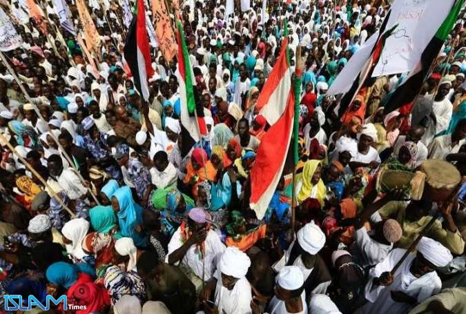 السلطات السودانية تفرج عن صحفيين