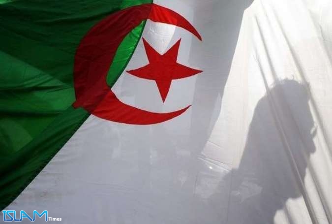 الجزائر تحظر "هجرة" الأطباء